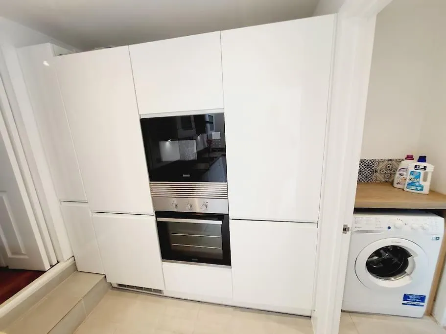 Modern 3-Bedroom Home With Lovely Garden Cardiff 0*,  United Kingdom