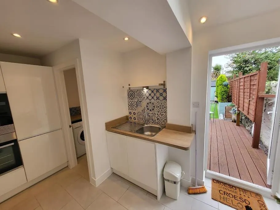 Holiday home Modern 3-Bedroom Home With Lovely Garden Cardiff United Kingdom