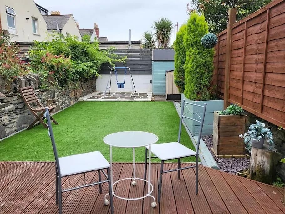 Holiday home Modern 3-Bedroom Home With Lovely Garden Cardiff